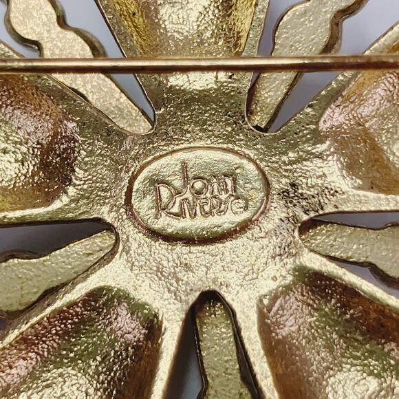 VTG Signed Joan Rivers Green Aurora Borealis Flower Brooch Gold Tone Sparkling - Picture 9 of 14